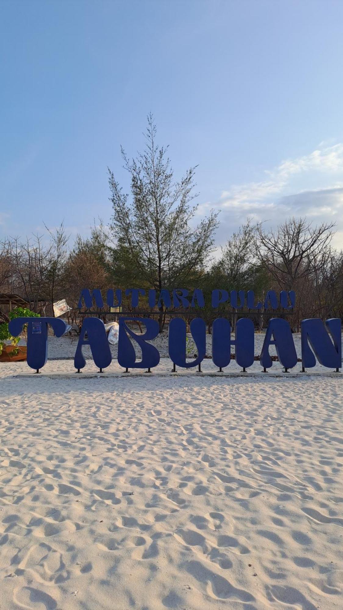 Tropical Paradiso Homestay Banyuwangi  Dış mekan fotoğraf